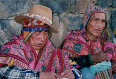 Juan Pauqar Flores and don Manuel Q'espi at Raqchi FLIPPED